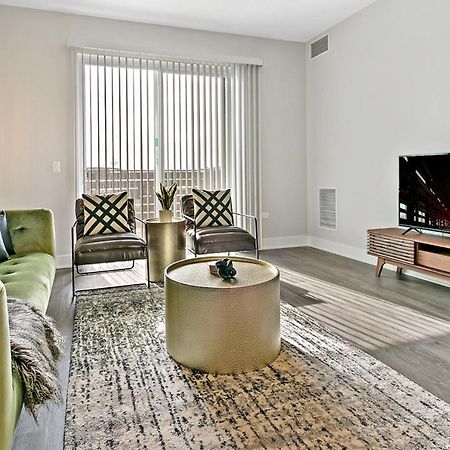 Bright & Comfortable Oakbrook 2Br Apt Free Parking - Ob 1 Apartment Oakbrook Terrace Luaran gambar