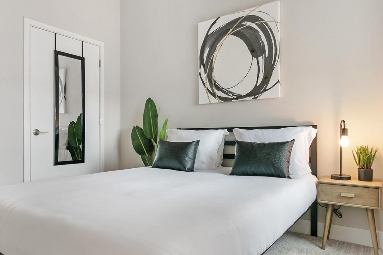 Bright & Comfortable Oakbrook 2Br Apt Free Parking - Ob 1 Apartment Oakbrook Terrace Luaran gambar